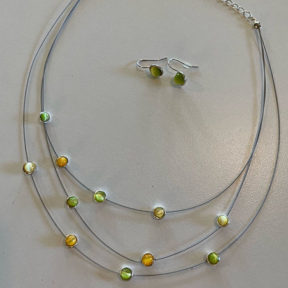 Avon 2000 New in Box Glass Cat's Eye Accent Cable Necklace & Earring Sent